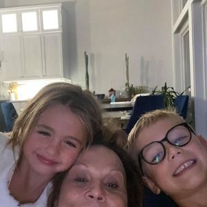 Meet your Posher, Debra